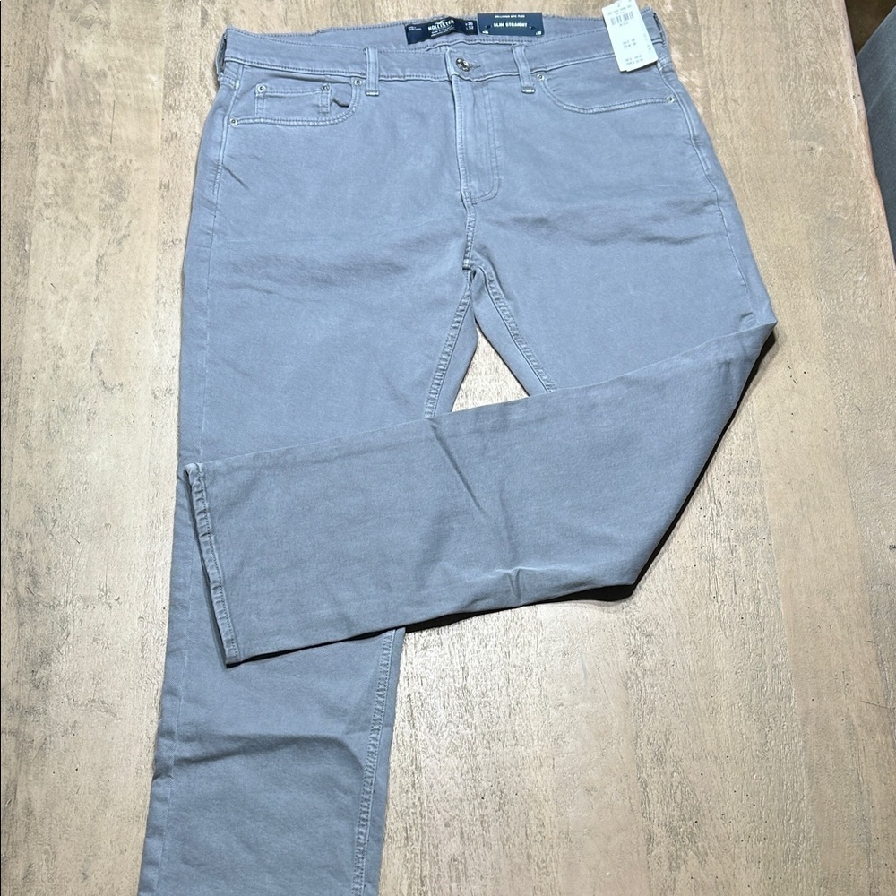 Hollister Men's Slim Straight Jeans in Cool Gray 36x32 - Picture 2 of 6